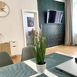 apartment-am-einsiedlerpark.vienna-besthotels.com/